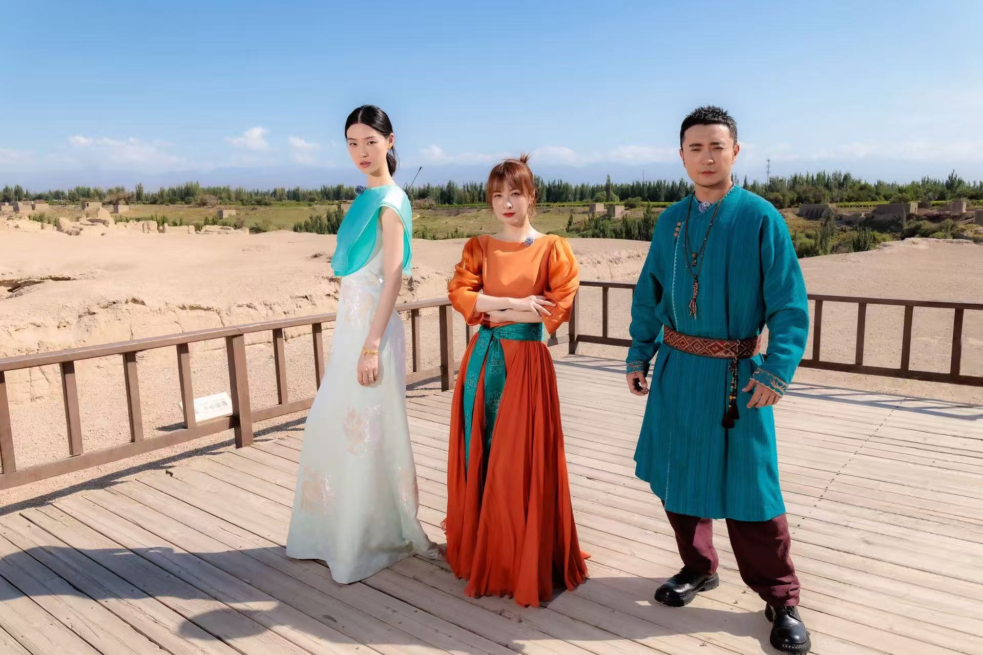 《衣锦天下·丝路季》：现代视角绘就服饰美学新篇