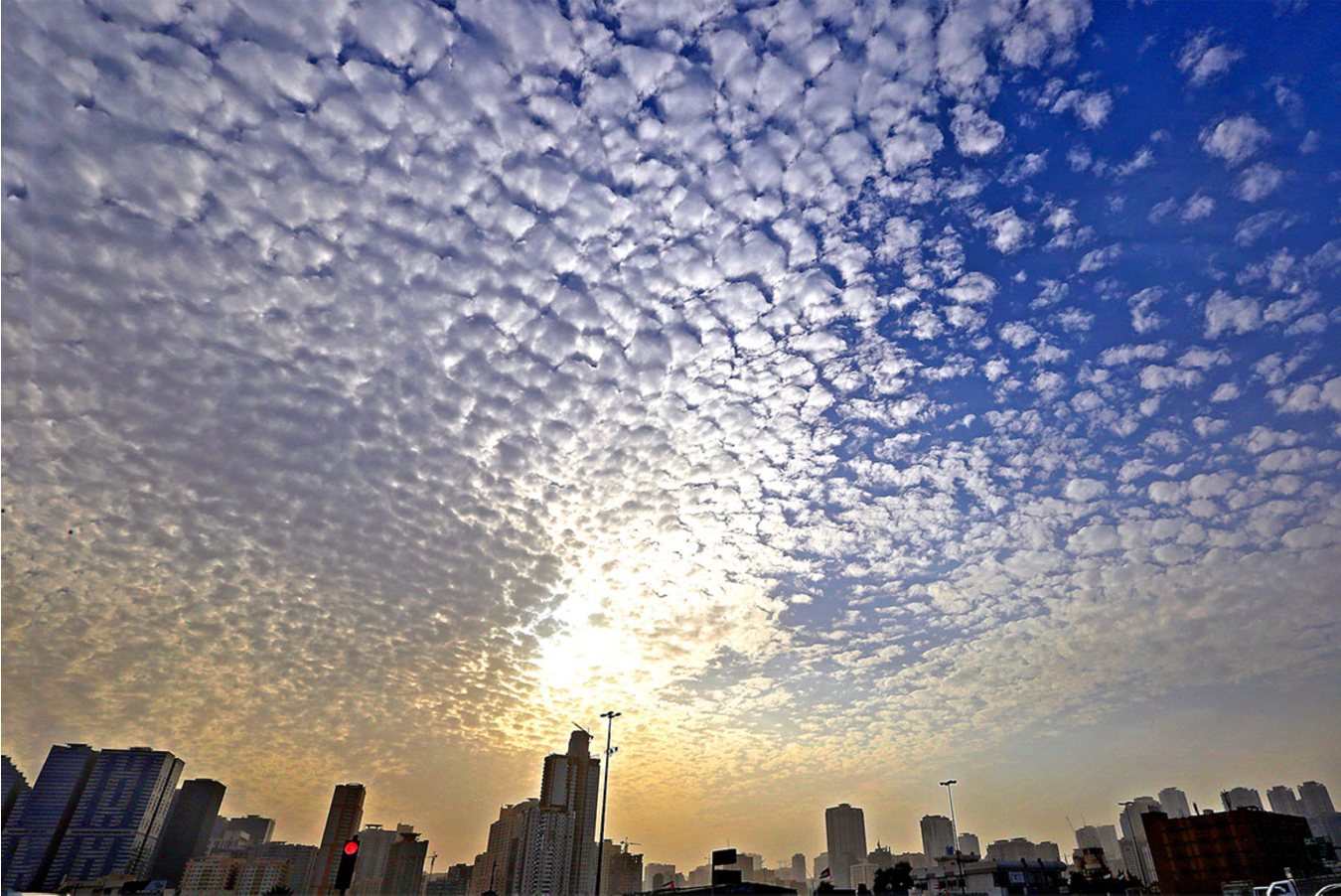 阿联酋多地迎来降雨，预计降雨将持续至周四