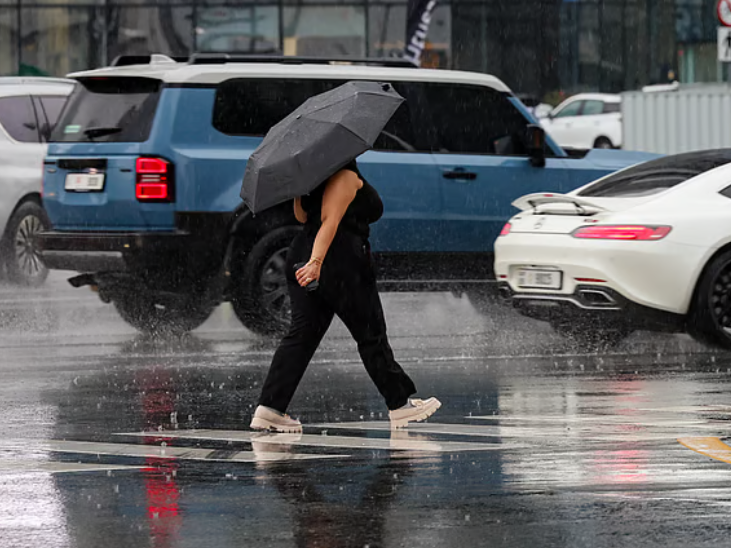 阿联酋明日起至下周一多地有雨 天气趋于不稳定