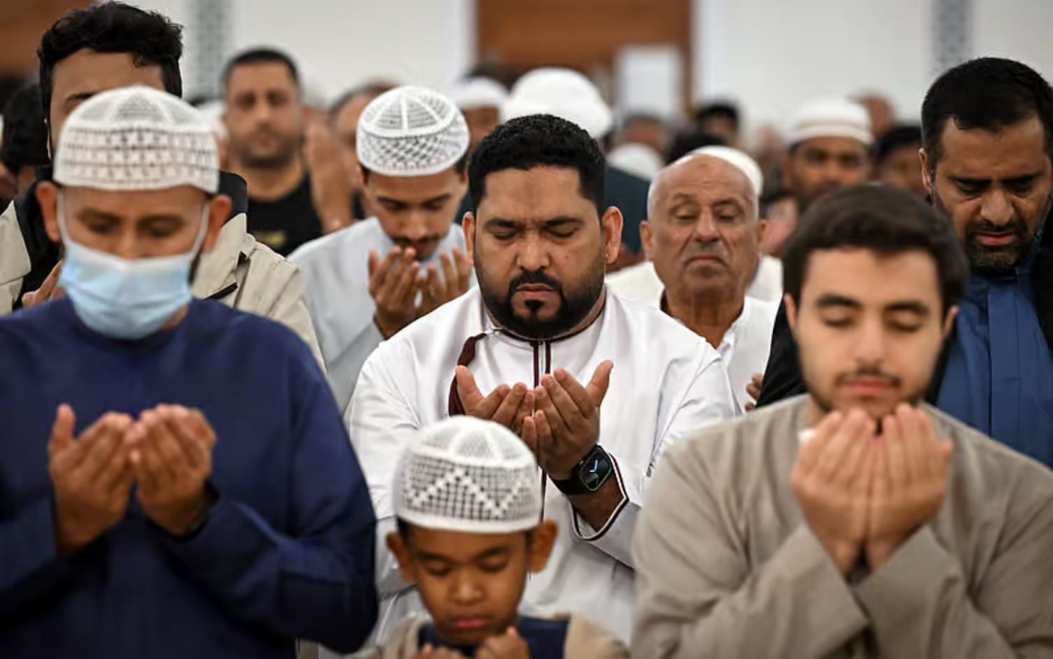 今年第一季度，迪拜共有91个国家的2700余人皈依伊斯兰教