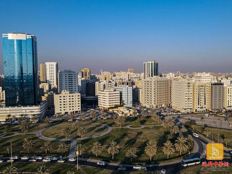 Stock-Sharjah-Skyline--Al-Khan-Lagoon_17700e59d59_large.jpeg