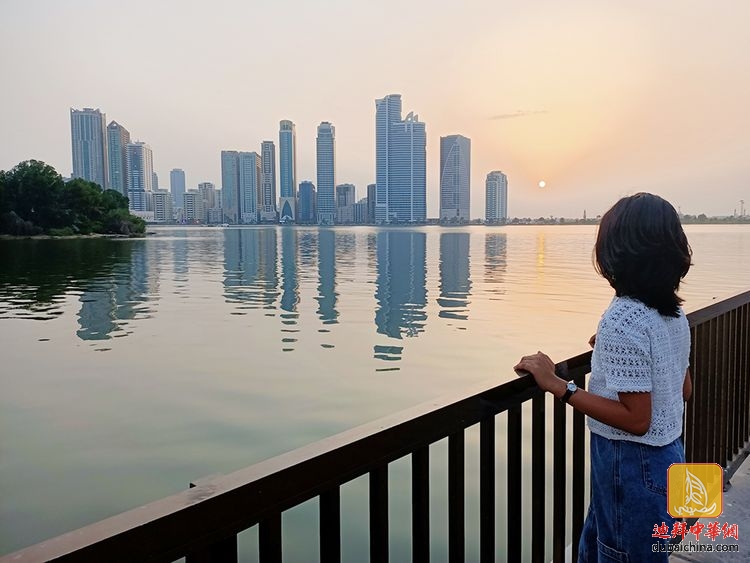 A-sunset-view-from-Khalid-Lagoon-in-Buhaira-Corniche--Sharjah.-Sharjah-skyline_1.jpg