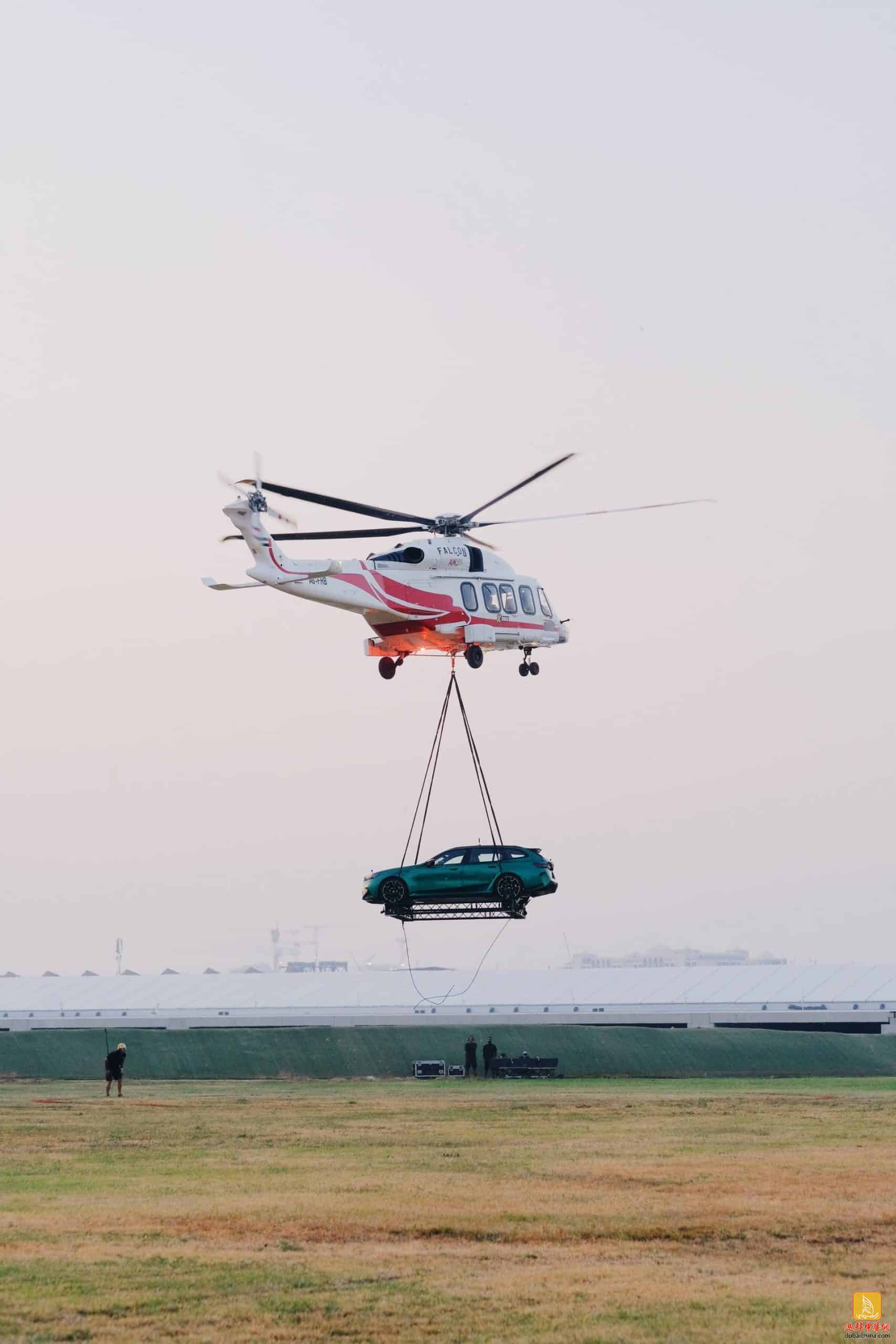 bmw-m5-helicopter-drop-dubai-06-scaled.jpg