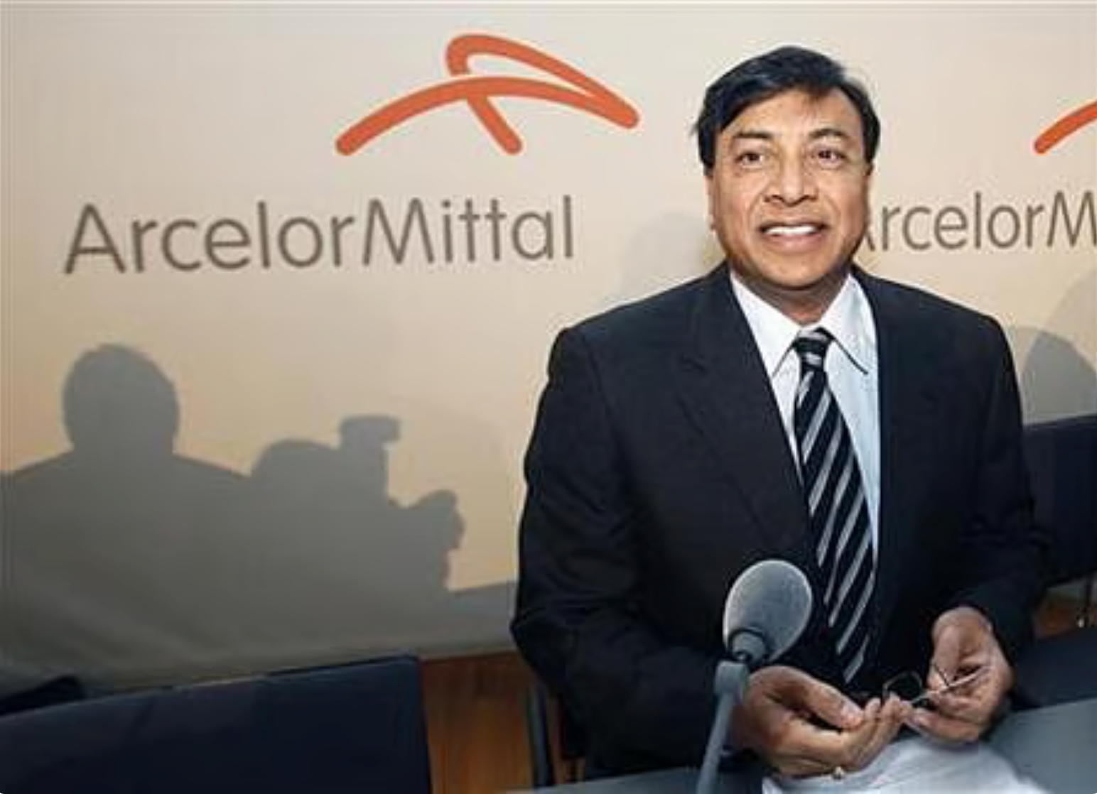 身价200亿美元的印度钢铁巨头计划从英国迁居迪拜