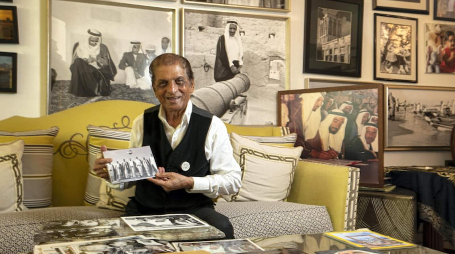 阿联酋传奇皇家摄影师去世，迪拜王储谢赫·哈姆丹发文哀悼