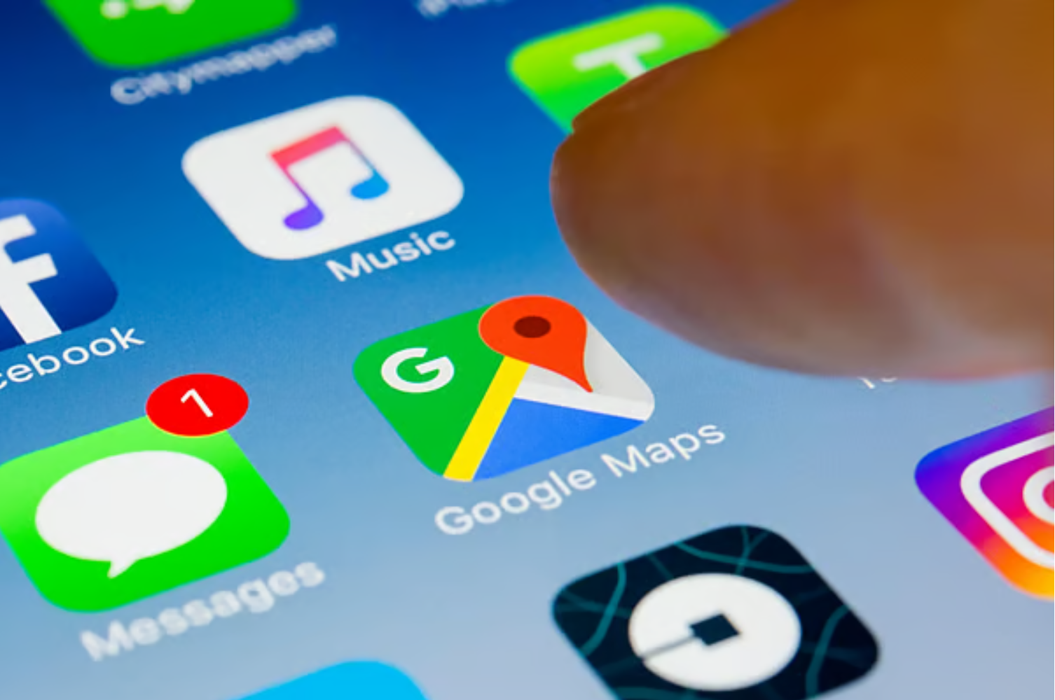 阿联酋导航 “跑偏” 引热议！居民调侃被导航 “带去海...