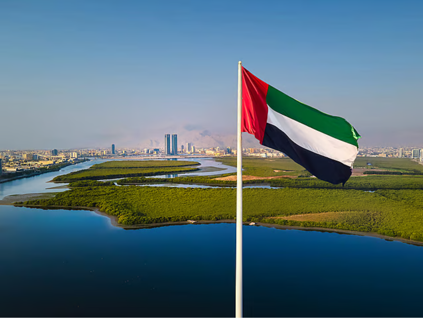 阿联酋公布最新拦截数据，导弹碎片致一名印度公民受伤