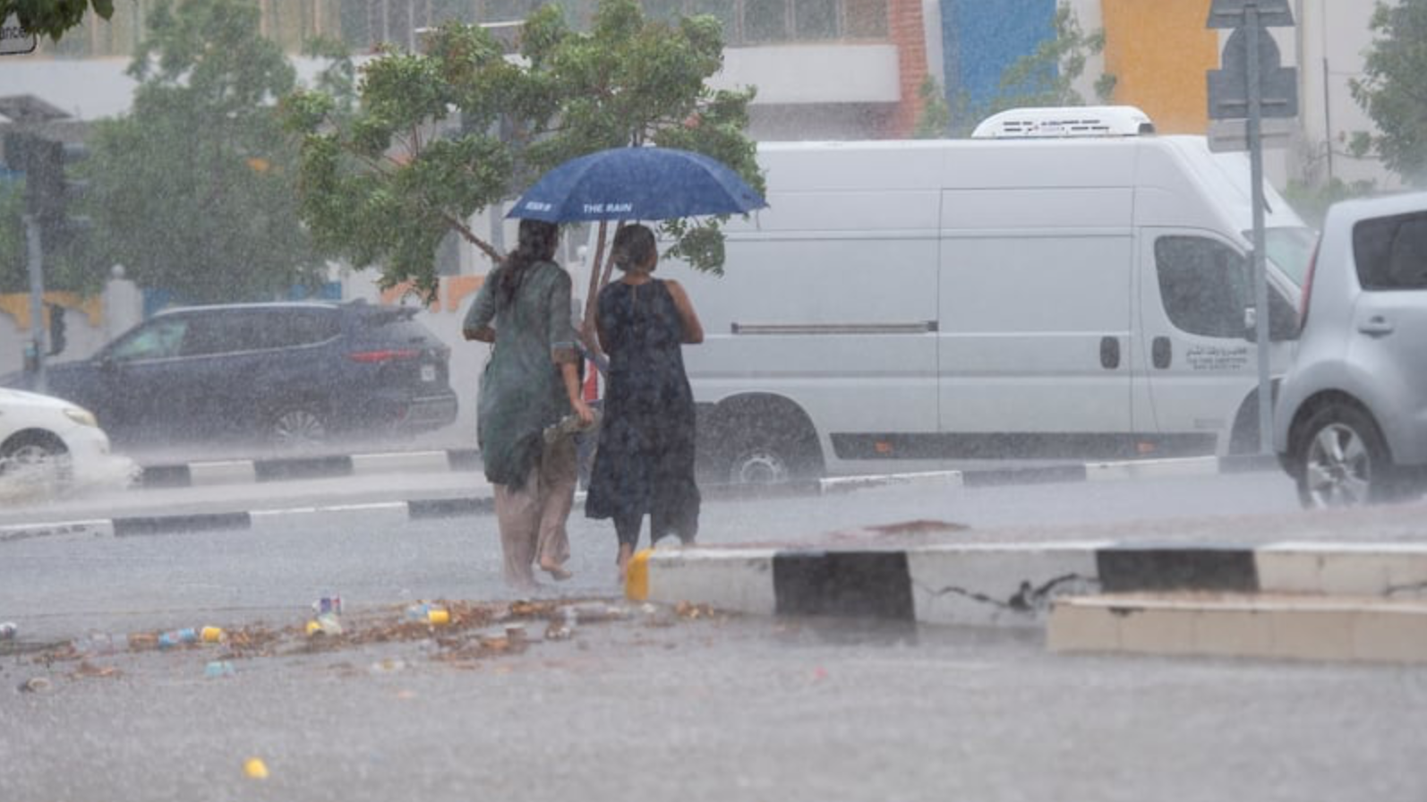 阿联酋26日晚将遭遇强降雨，部分地区甚至可能出现龙卷风