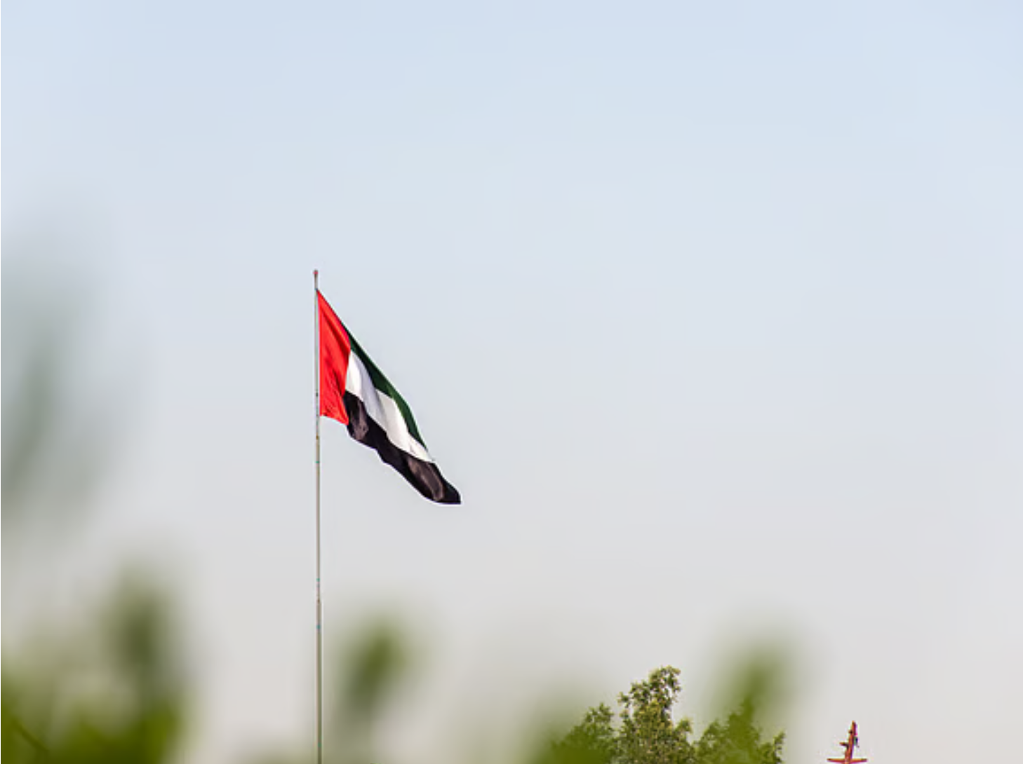 阿联酋通报4月3日防空拦截及袭击伤亡情况；拦截目标产生...