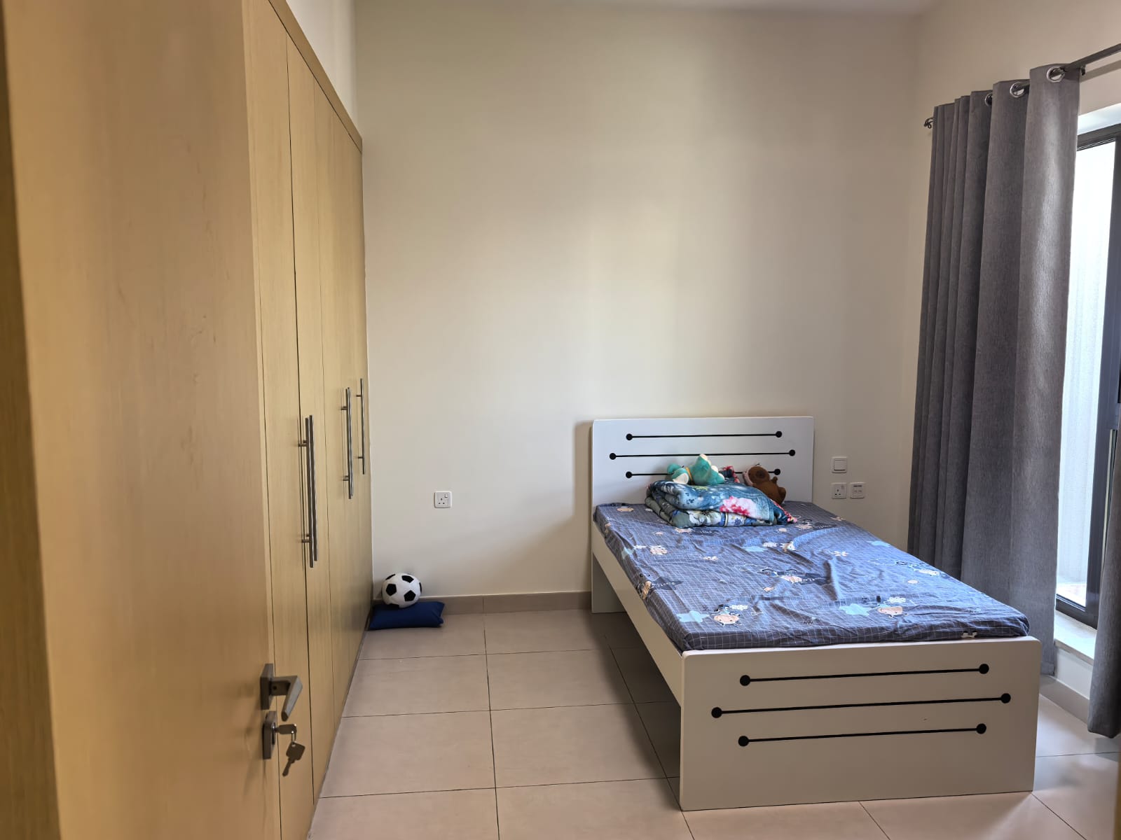 国际城空中别墅E区次卧出租