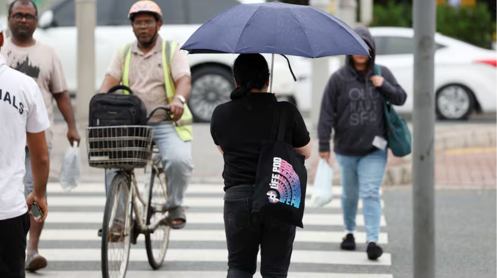 未来几日阿联酋迎阵雨天气 沿海与岛屿需防范大风浪