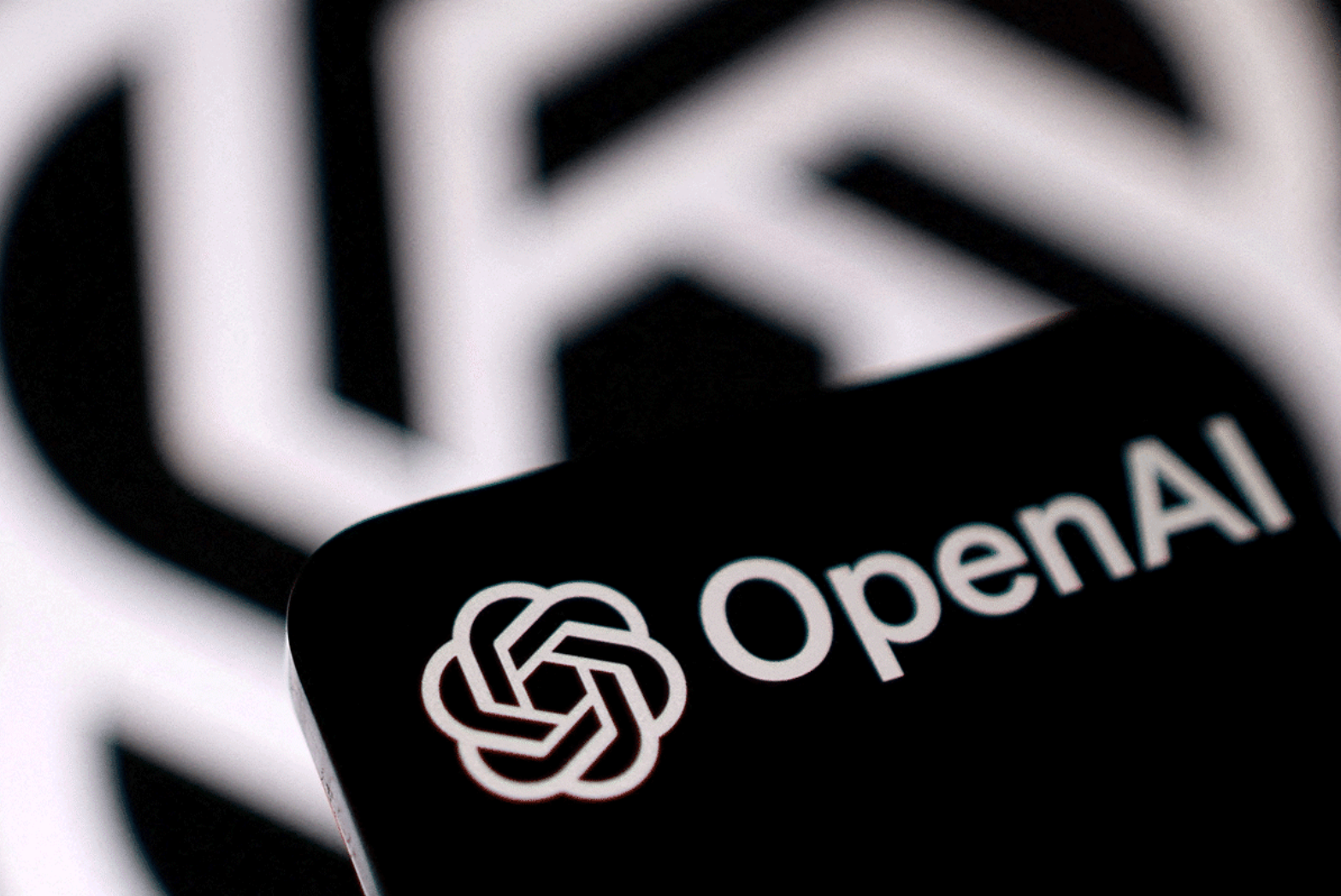 多家阿联酋基金和贝莱德据悉商谈参与OpenAI最新一轮300亿...